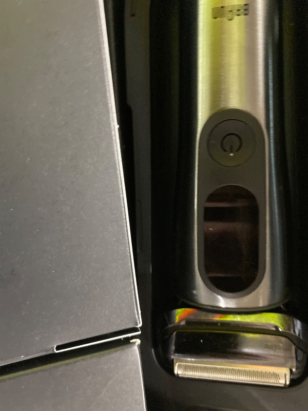 Photo 1 of Braun NEVO Men's Electric Shaver