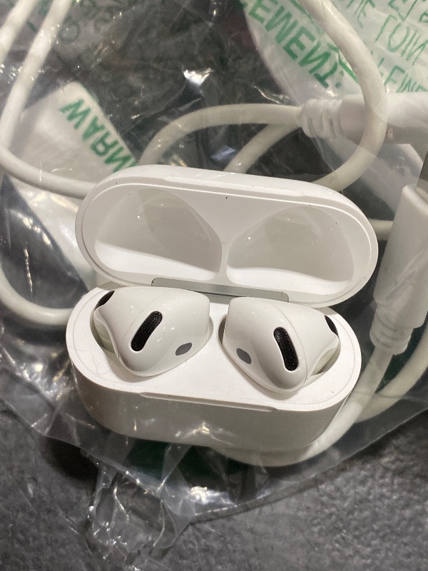 Photo 1 of Apple Airpods 4 (Renewed)