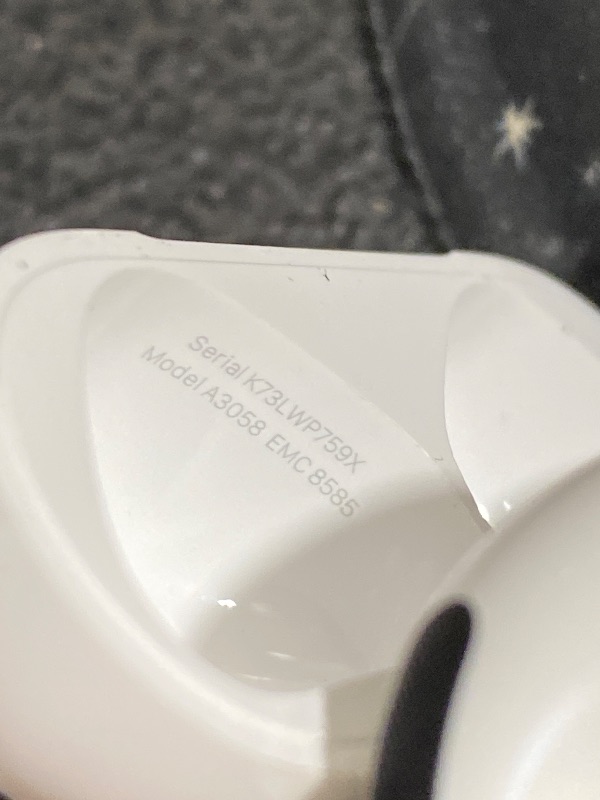 Photo 1 of Apple Airpods 4 (Renewed)