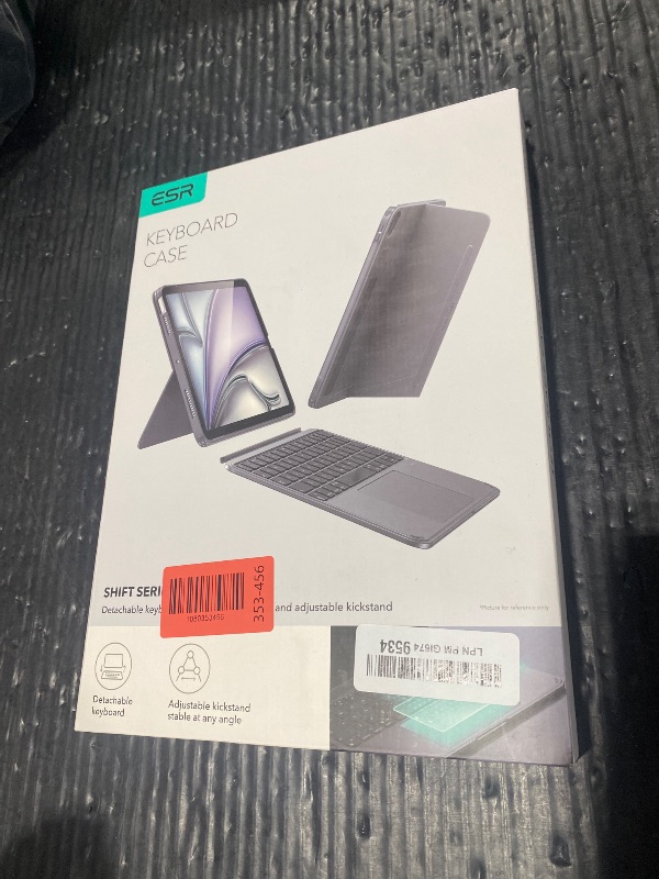 Photo 1 of ESR Keyboard Case for iPad Air 11" M4/M3/M2