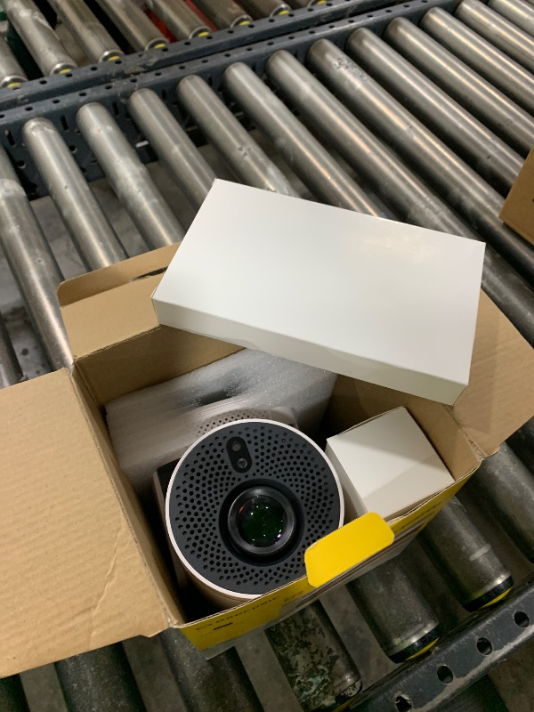 Photo 1 of Magcubic HY320Pro Mini Projector