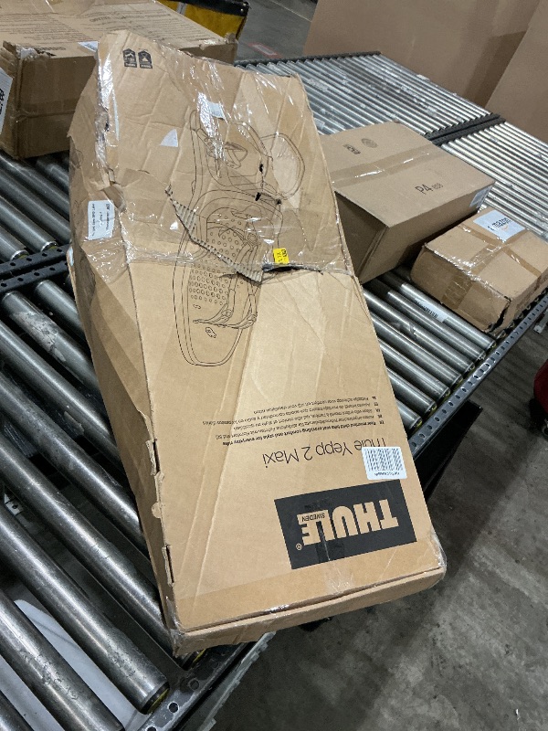 Photo 1 of Thule Yepp 2 Maxi Frame-Mounted Child Bike seat, Adjustable footrests and 5-Point Harness, Easy-to-Mount Design, Reflective Details