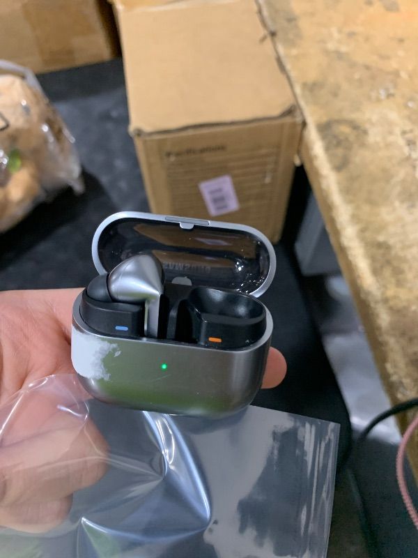 Photo 1 of missing earbud ---------------Samsung Galaxy Buds 4 (2026) AI True Wireless Bluetooth Earbuds, Black