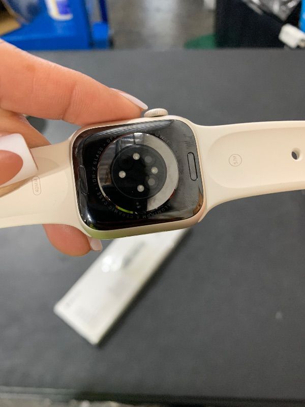 Photo 1 of WATCH IS CELLULAR ONLY ******** Apple Watch SE 3 Smartwatch 40mm Starlight Aluminum GPS + Cellular(charger not included)