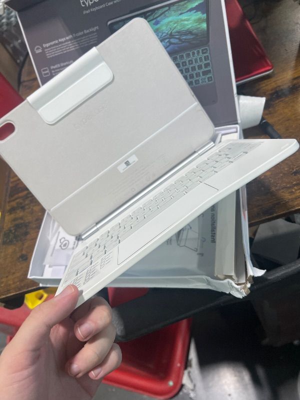 Photo 1 of ***07/31 SOLD FOR PARTS // FINAL SALE ***typecase Edge Keyboard Case for iPad 11th Gen A16 (2025) & 10th Gen 10.9" (2022) – Multi-Touch Trackpad, 11-Color Backlit Magic-Style Keyboard – Floating Magnetic Stand, Pencil Holder – Ivory White