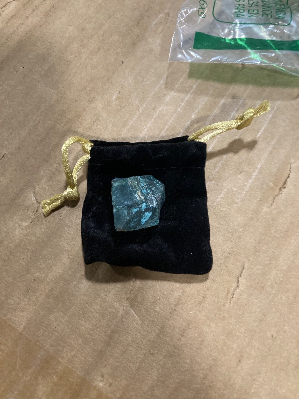 Photo 1 of ***SIMILAR IMAGEN*** GEMHUB AAA+ Natural Raw Bi-Color Fluorite 807.00 Ct Untreated Healing Crystal Certified Raw Bi-Color Fluorite Gem