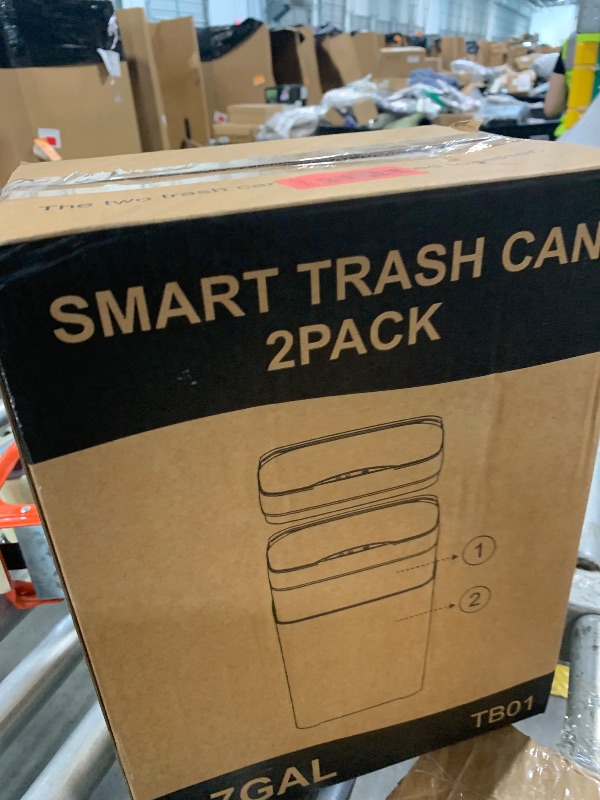 Photo 1 of **ONE COUNT***Vanpopubs 2.7 Gal Automatic Motion Sensor Trash Can