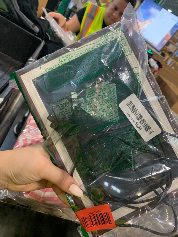 Photo 1 of ***BROKEN, SOLD FOR PARTS***  Frameo 10.1" Digital Picture Frame, Smart WiFi Digital Photo Frame with 1280x800 HD IPS Touch Screen 32GB Storage Auto-Rotate Wall Mounted, Share Photos/Videos Remotely(Brown&White)