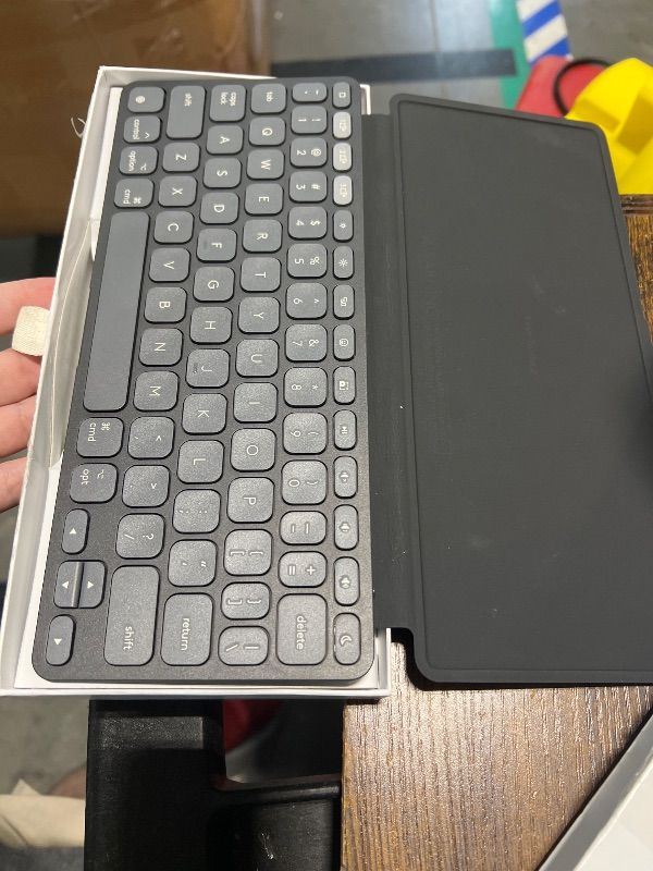 Photo 1 of ** Broken keys** ***07/31 SOLD FOR PARTS // FINAL SALE ***
Logitech Keys-to-GO 2 Bluetooth Tablet Keyboard - Graphite