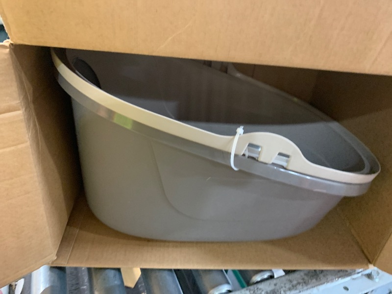 Photo 1 of *** CHECK COMMENTS**     Amazon Basics No-Mess Hooded Enclosed Cat Litter Box with Odor Control and Swinging Door, Standard, 21" x 16" x 15", Multicolor