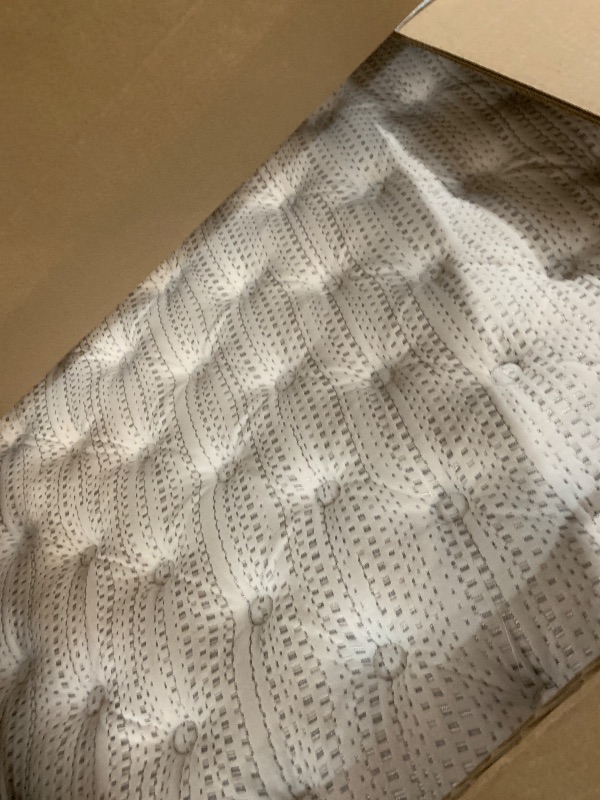 Photo 1 of ***FACTORY SEALED******TRUCK/TRAILER PICKUP ONLY***Beautyrest Silver BRS900 12" Extra Firm Cal King Mattress