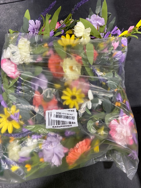 Photo 1 of VioletEverGarden Spring Wreaths for Front Door 22 Inch Spring Wreath 6 Colors Summer Wreath with Lavender Daisy and Eucalyptus for Indoor Outdoor Holiday Celebration
