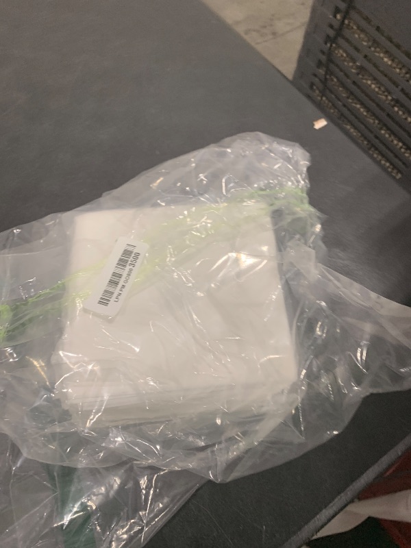 Photo 1 of Synvicovan Cleanroom Wipes 6"x6" (300 Pcs, Cellulose/Polyester Blend, Grade A, 68GSM) Lint Free Wipes for Laboratory, Electronics, Pharmaceutical,Printing,Automotives and Semiconductor Industries