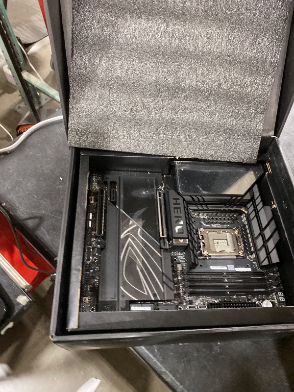Photo 1 of ASUS ROG Maximus Z890 Hero Intel® Z890 LGA 1851 ATX Motherboard, Advanced AI PC-Ready, 22+2+1+2 Stages, DDR5, WiFi 7, 3X PCIe® 5.0 M.2, Thunderbolt™ 4, USB Type-C®, AI Overclocking/Cooling/Networking