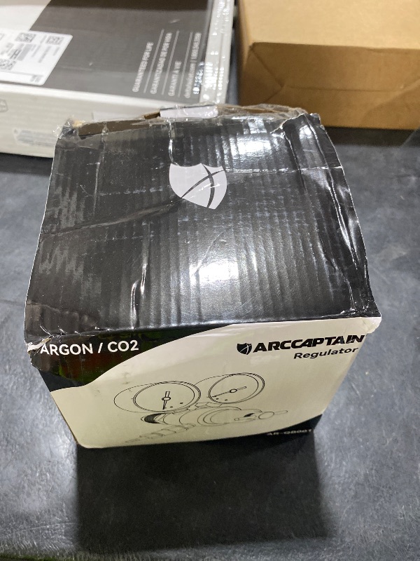 Photo 1 of ARCCAPTAIN Argon CO2 Regulators with 8.2FT Inert Gas Welding Hose, Welding Regulator for MIG and TIG, 0-4000 PSI, 0-30+ CFH, CGA580 Inlet Connection