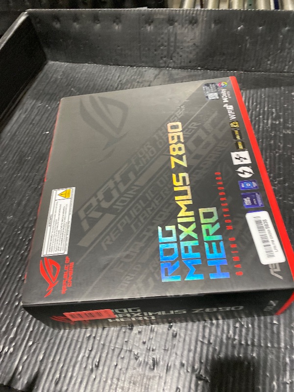 Photo 1 of ASUS ROG Maximus Z890 Hero Intel® Z890 LGA 1851 ATX Motherboard, Advanced AI PC-Ready, 22+2+1+2 Stages, DDR5, WiFi 7, 3X PCIe® 5.0 M.2, Thunderbolt™ 4, USB Type-C®, AI Overclocking/Cooling/Networking
