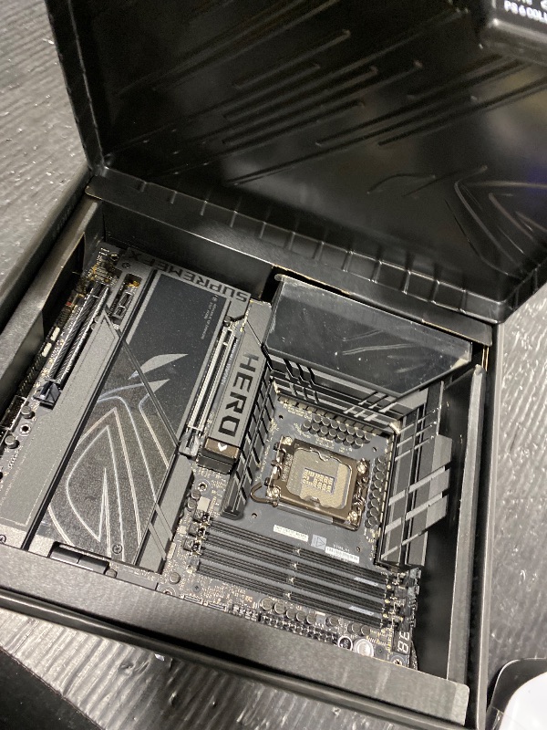 Photo 1 of ASUS ROG Maximus Z890 Hero Intel® Z890 LGA 1851 ATX Motherboard, Advanced AI PC-Ready, 22+2+1+2 Stages, DDR5, WiFi 7, 3X PCIe® 5.0 M.2, Thunderbolt™ 4, USB Type-C®, AI Overclocking/Cooling/Networking
