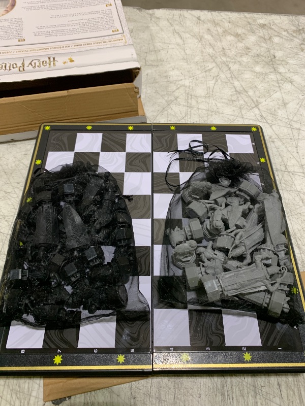 Photo 1 of Lexibook Harry Potter® Electronic Chess Game with Tactile Keyboard and Light and Sound Effects, 32 Pieces, 64 Levels of Difficulty, Family Board Game, CG3000HP