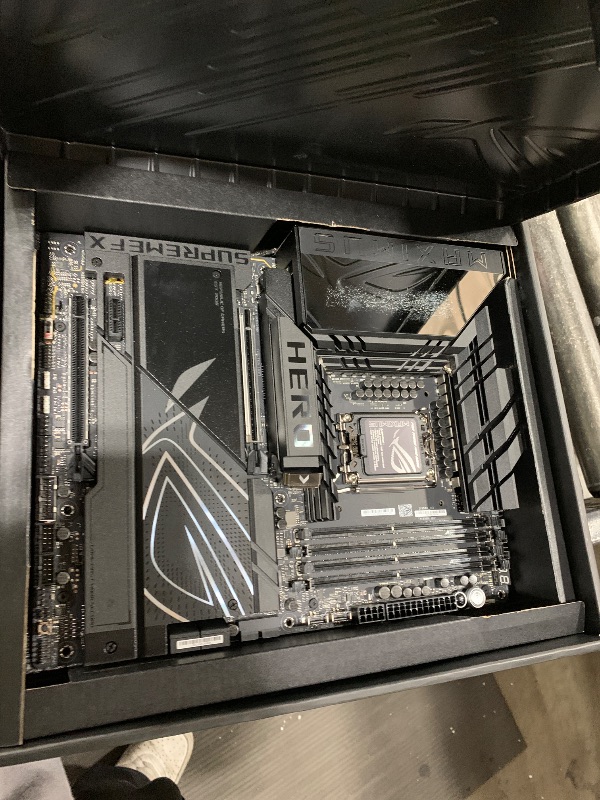 Photo 1 of ASUS ROG Maximus Z890 Hero Intel® Z890 LGA 1851 ATX Motherboard, Advanced AI PC-Ready, 22+2+1+2 Stages, DDR5, WiFi 7, 3X PCIe® 5.0 M.2, Thunderbolt™ 4, USB Type-C®, AI Overclocking/Cooling/Networking