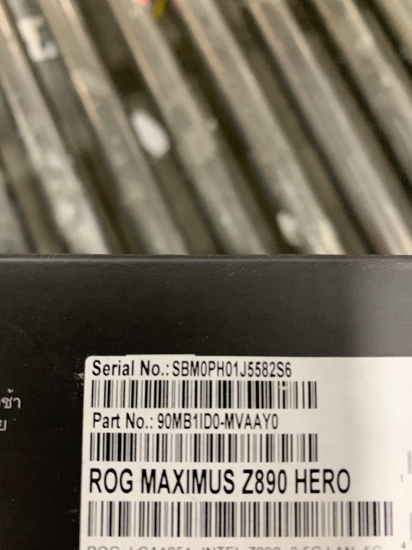 Photo 1 of ASUS ROG Maximus Z890 Hero Intel® Z890 LGA 1851 ATX Motherboard, Advanced AI PC-Ready, 22+2+1+2 Stages, DDR5, WiFi 7, 3X PCIe® 5.0 M.2, Thunderbolt™ 4, USB Type-C®, AI Overclocking/Cooling/Networking
