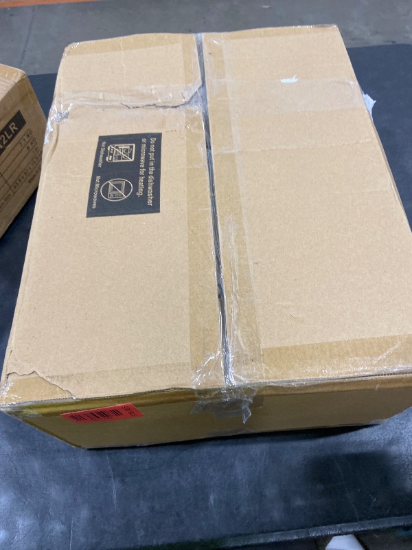 Photo 1 of BESTVIP 600PCS Clear Gold Dinnerware Set for 100 Guests, Plastic Plates for Party, Christmas and New Year, 100 Disposable Plates, 100 Dessert Plates, 100 Cups, 100 Spoons, 100 Forks and 100 Knives