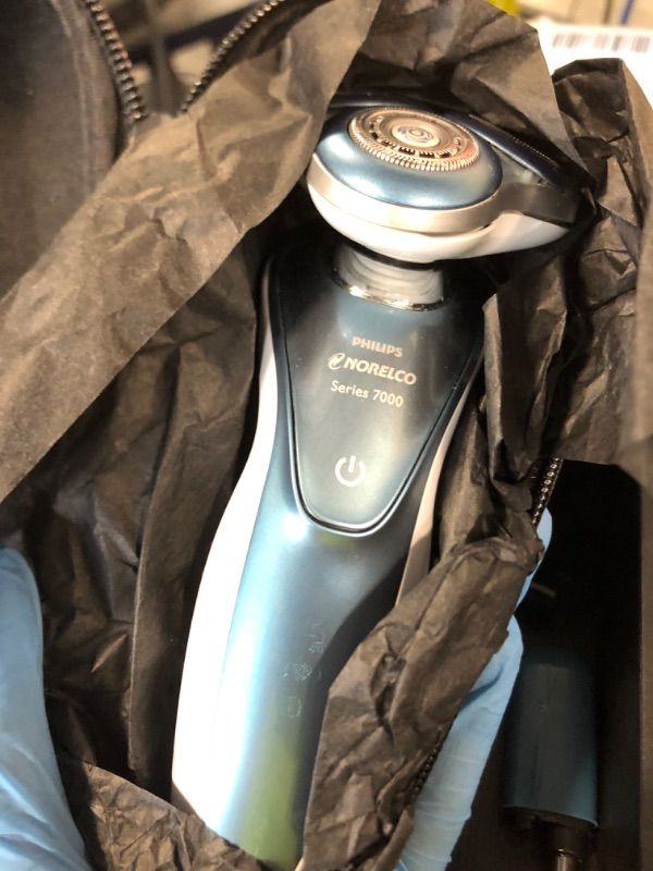 Photo 1 of ** similar model**
Philips Norelco 7000 Shaver with Anti-Friction Coating