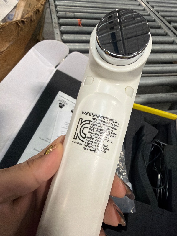 Photo 1 of [Made in Korea] Acellcare Ultrasonic Massager