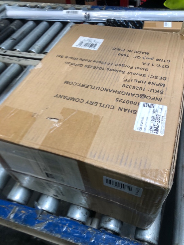 Photo 1 of ** FACTORY SEALED** SAVEUR SELECTS Voyage Series Forged German Steel 17-Pc. Cutlery Set