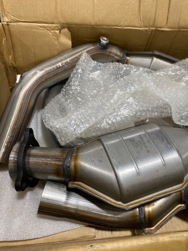 Photo 1 of FOMIUZY Catalytic Converter Kit Direct-Fit Chevy Silverado GMC Sierra 1500 2009 2010 2011 2012 2013 Avalanche Suburban Tahoe Yukon XL Cadillac Escalade 4.3L 4.8L 5.3L 6.0L