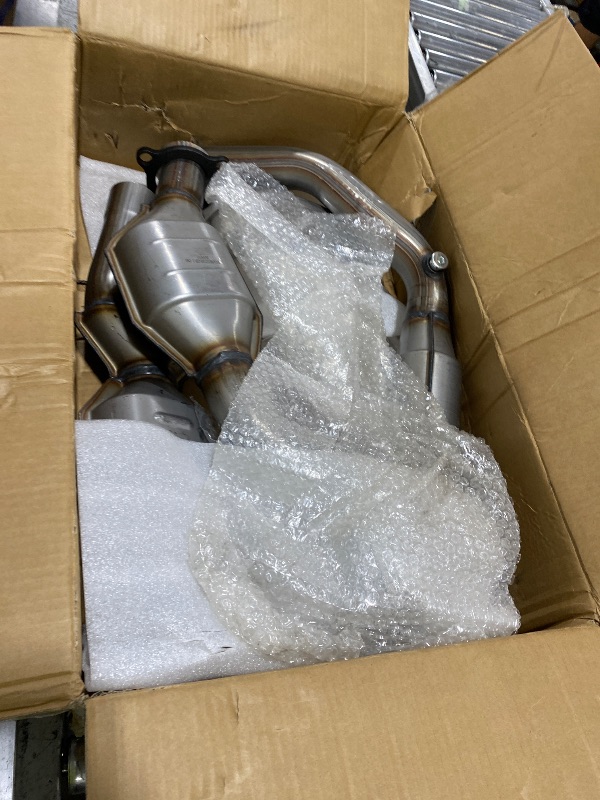 Photo 1 of FOMIUZY Catalytic Converter Kit Direct-Fit Chevy Silverado GMC Sierra 1500 2009 2010 2011 2012 2013 Avalanche Suburban Tahoe Yukon XL Cadillac Escalade 4.3L 4.8L 5.3L 6.0L