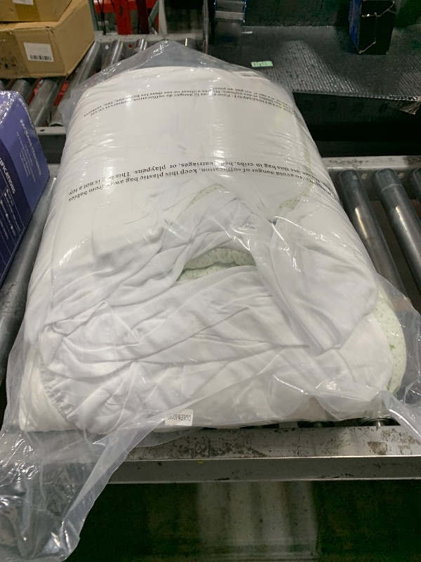 Photo 1 of Waterproof Queen Size Mattress Topper Viscose Derived from Bamboo, Extra Thick Mattress Pad for Back Pain, Cooling Mattress Protector with Deep Pocket 8"-21", Green,Queen