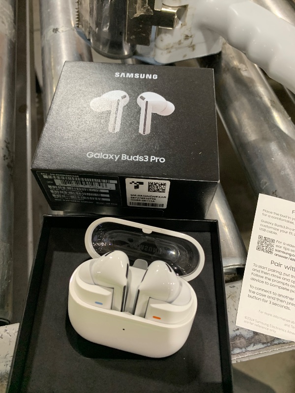 Photo 1 of Samsung Galaxy Buds 3 Pro AI True Wireless Bluetooth Earbuds, Noise Cancelling, Sound Optimization, Redesigned Comfort Fit, White [US Version, Amazon Exclusive, 2Yr Warranty]