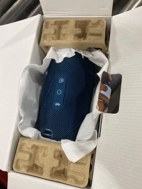 Photo 1 of JBL Charge 6 - Portable Waterproof & Drop-Proof Bluetooth Speaker, Bold JBL Pro Sound with AI Sound Boost, 28Hrs of Playtime, Built-in powerbank & Comes with a Sturdy/Removable Carrying Strap (Blue)