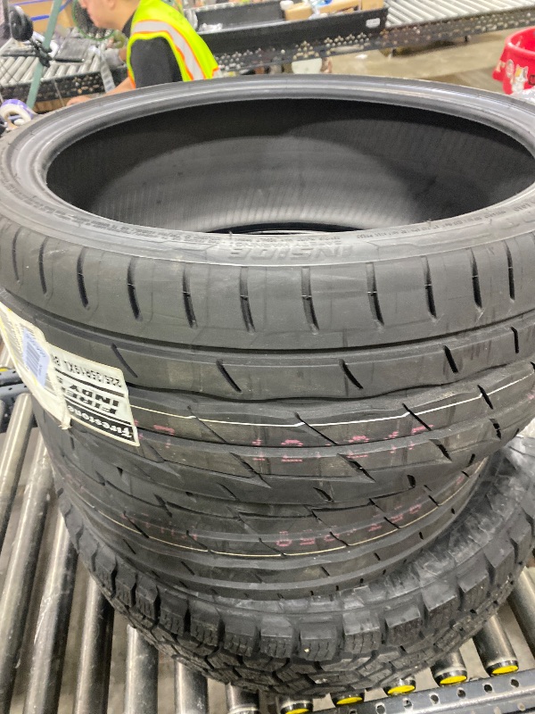 Photo 1 of Firestone Firehawk Indy 500 Ultra-High Summer Peformance Tire 225/35R19 88 W Extra Load