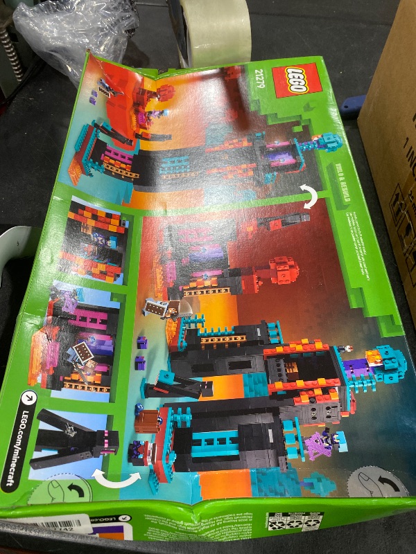 View 2 of LEGO Minecraft The Enderman Tower Building Toy for Boys & Girls - Video Game Building Set for Kids, Ages 9+ - 2 Toys in 1 for Player Vs. Player Pretend Play - Gift Idea for Gamers - 21279