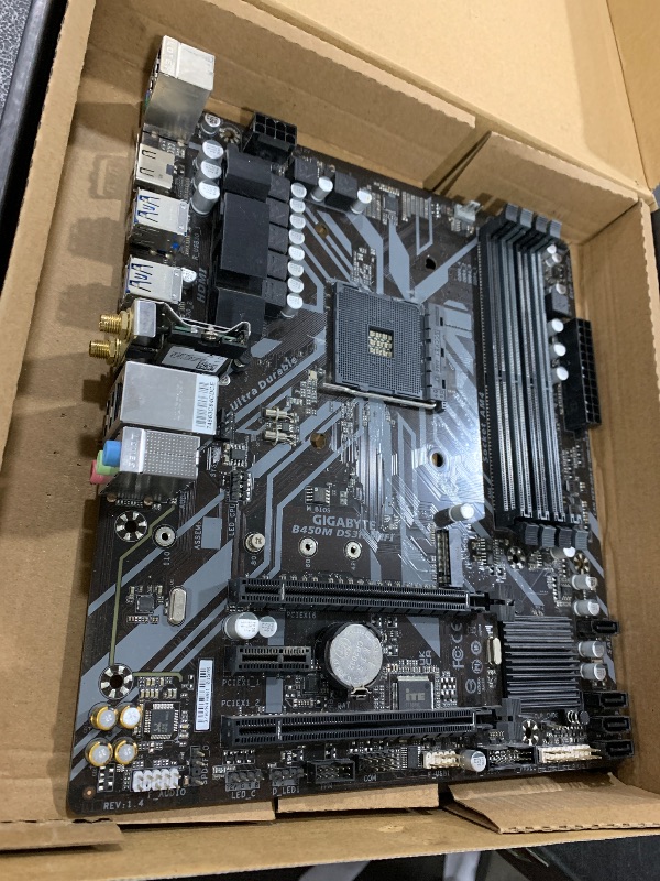 Photo 1 of MSI PRO B550M-VC WiFi ProSeries Motherboard (AMD Ryzen 5000 Series, AM4, DDR4, PCIe 4.0, SATA 6Gb/s, M.2, USB 3.2 Gen 2, HDMI/DP, Wi-Fi 6E, Bluetooth 5.2, mATX)