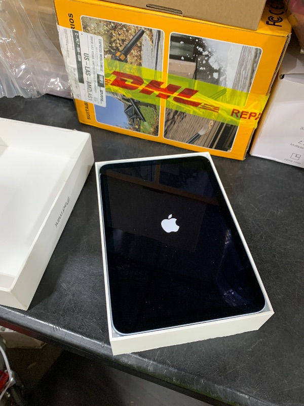 Photo 1 of Apple iPad mini (A17 Pro): Apple Intelligence, 8.3-inch Liquid Retina Display, 128GB, Wi-Fi 6E, 12MP Front/12MP Back Camera, Touch ID, All-Day Battery Life — Blue