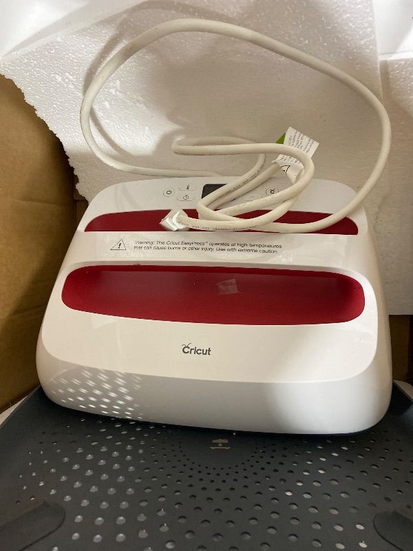 Photo 1 of CRICUT