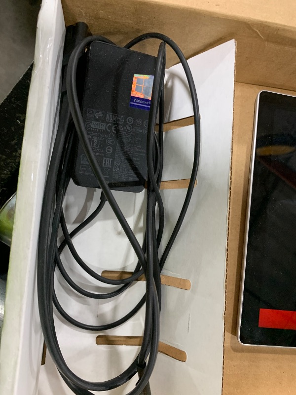 Photo 1 of Microsoft Surface Pro 7 12.3in Intel Core i5 10th Gen 8GB RAM 128GB SSD Platinum (Renewed)