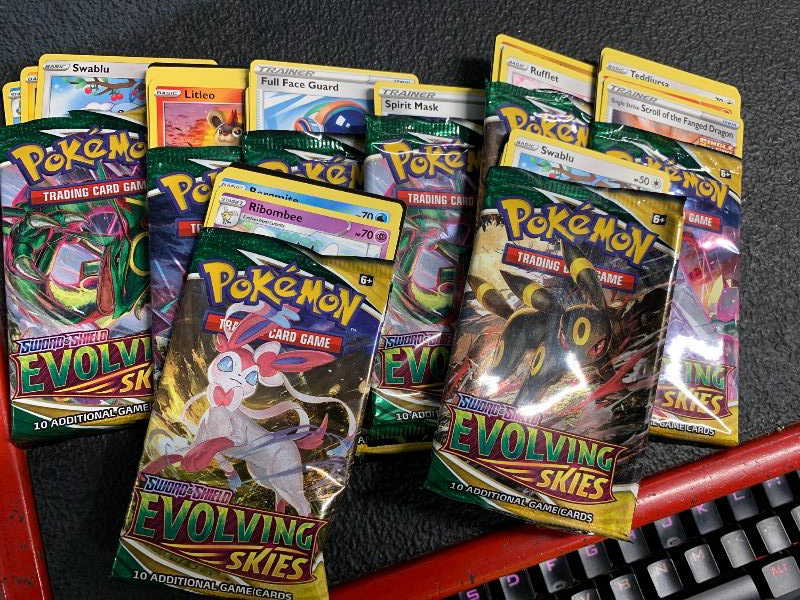 Photo 1 of **ALL PACKS PREVIOUSLY OPENED** Pokemon TCG Evolving Skies Elite Trainer Box - Orange