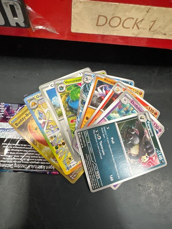 View 4 of *** CARDS ARE INAUTHENTIC *** Pokémon TCG: Sword & Shield Silver Tempest Booster Display Box