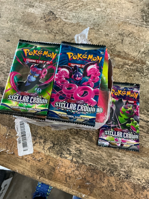 Photo 1 of *** INAUTHENTIC *** Pokémon TCG: Sword & Shield Silver Tempest Booster Display Box
