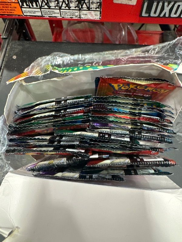 Photo 1 of *** INAUTHENTIC *** Pokémon TCG: Sword & Shield Silver Tempest Booster Display Box