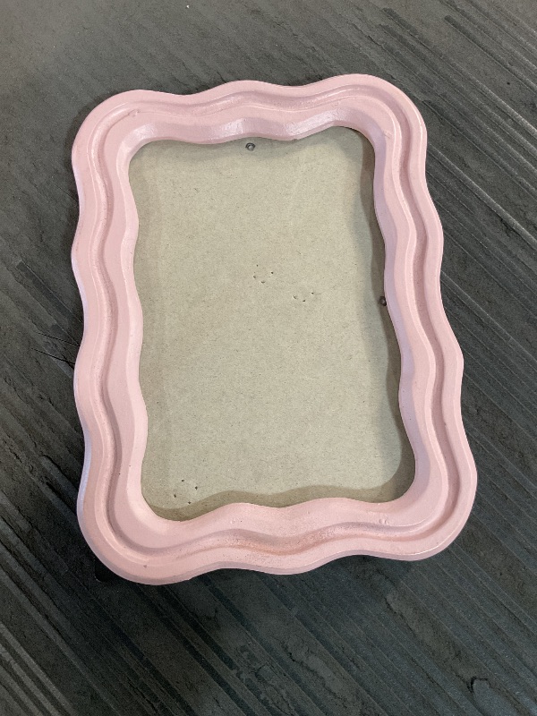 View 3 of ** minor damage, a little dirty **
Vicenpal Scalloped Picture Frame, 4 x 6 Inch, Blush Pink