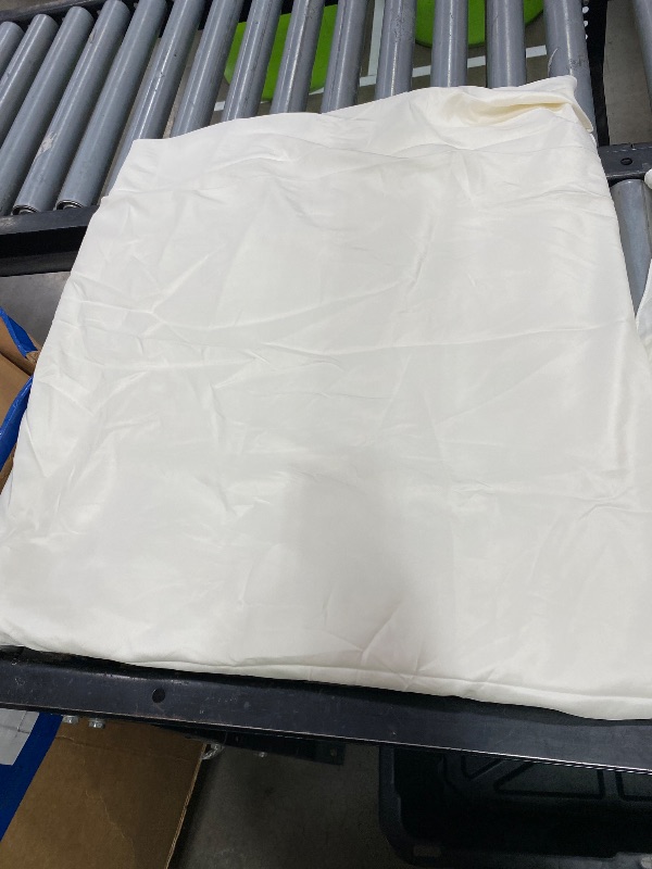 View 1 of 10 CREAM LARGE TABLE CLOTHES