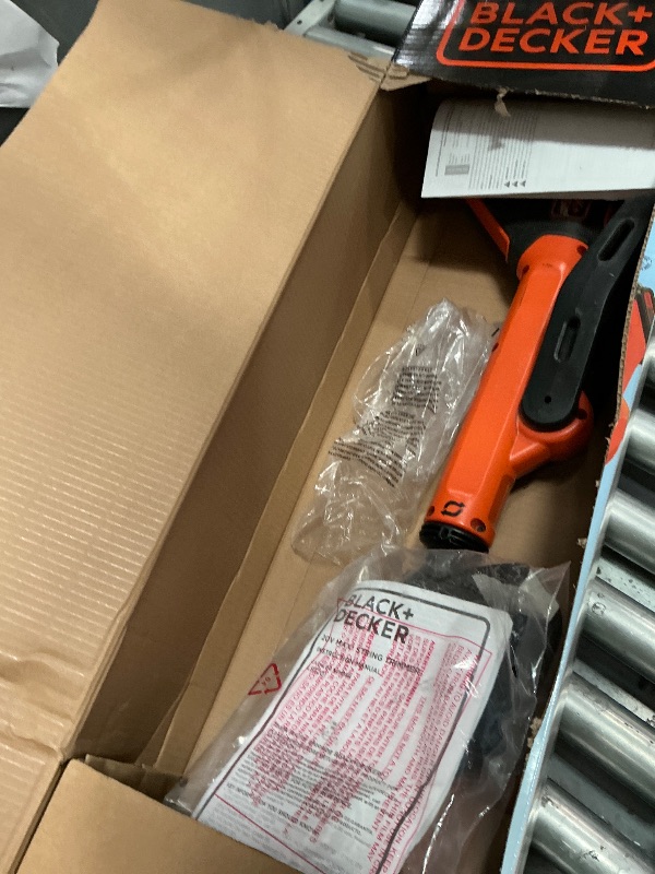 View 3 of *********MISSING BOTH BATTERIES, THE CHARGER, AND THE BLOWER****************
BLACK+DECKER 20V MAX String Trimmer, Edger & Leaf Blower Combo Kit (LCC222)