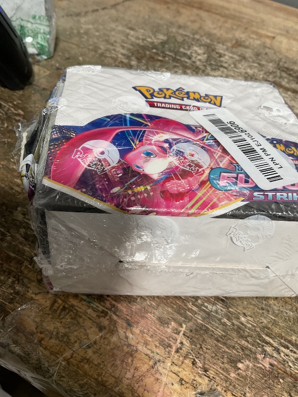 View 4 of **ALL PACKS HAVE BEEN OPENED **Pokémon TCG: Sword & Shield Silver Tempest Booster Display Box