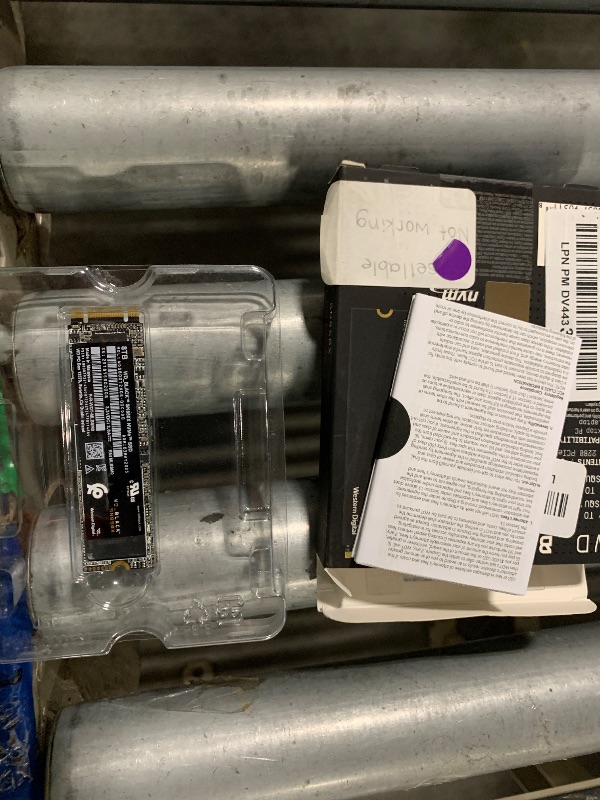 View 4 of [SOLD FOR PARTS] WD_Black SN850X 8TB NVMe SSD