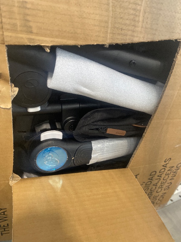 Photo 1 of
Evenflo Pivot NXT Travel System with LiteMax NXT Preemie and Infant Car Seat