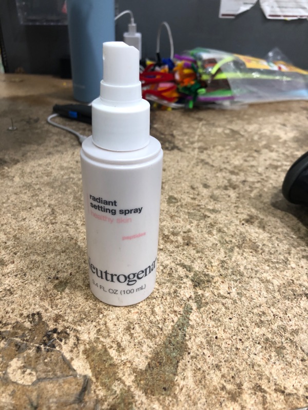 Photo 1 of
Neutrogena Healthy Skin Radiant Setting Spray, Long-Lasting Face Mist 15